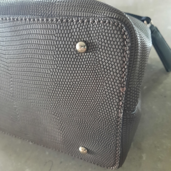 Guess Lyndi Shoulder Handbag Croc Embossed Animal Print Brown Black Med. Size - Picture 14 of 17